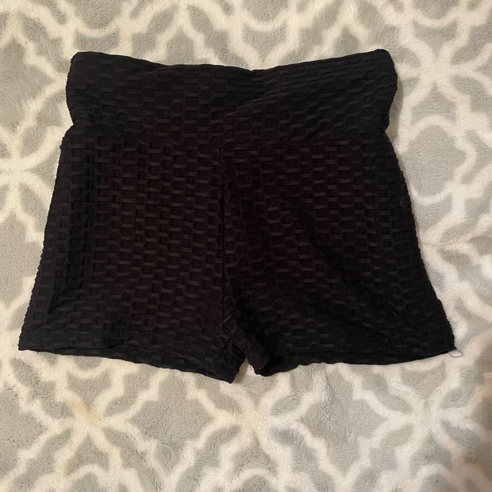 Short booty scrunch shorts